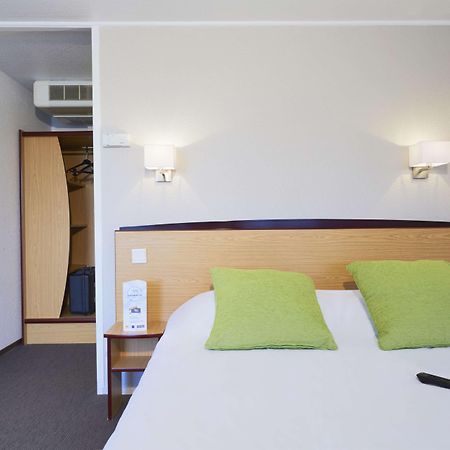 ก็องปานีล ลีล เวสท์ ล็อม Hotel ลีลล์ ภายนอก รูปภาพ