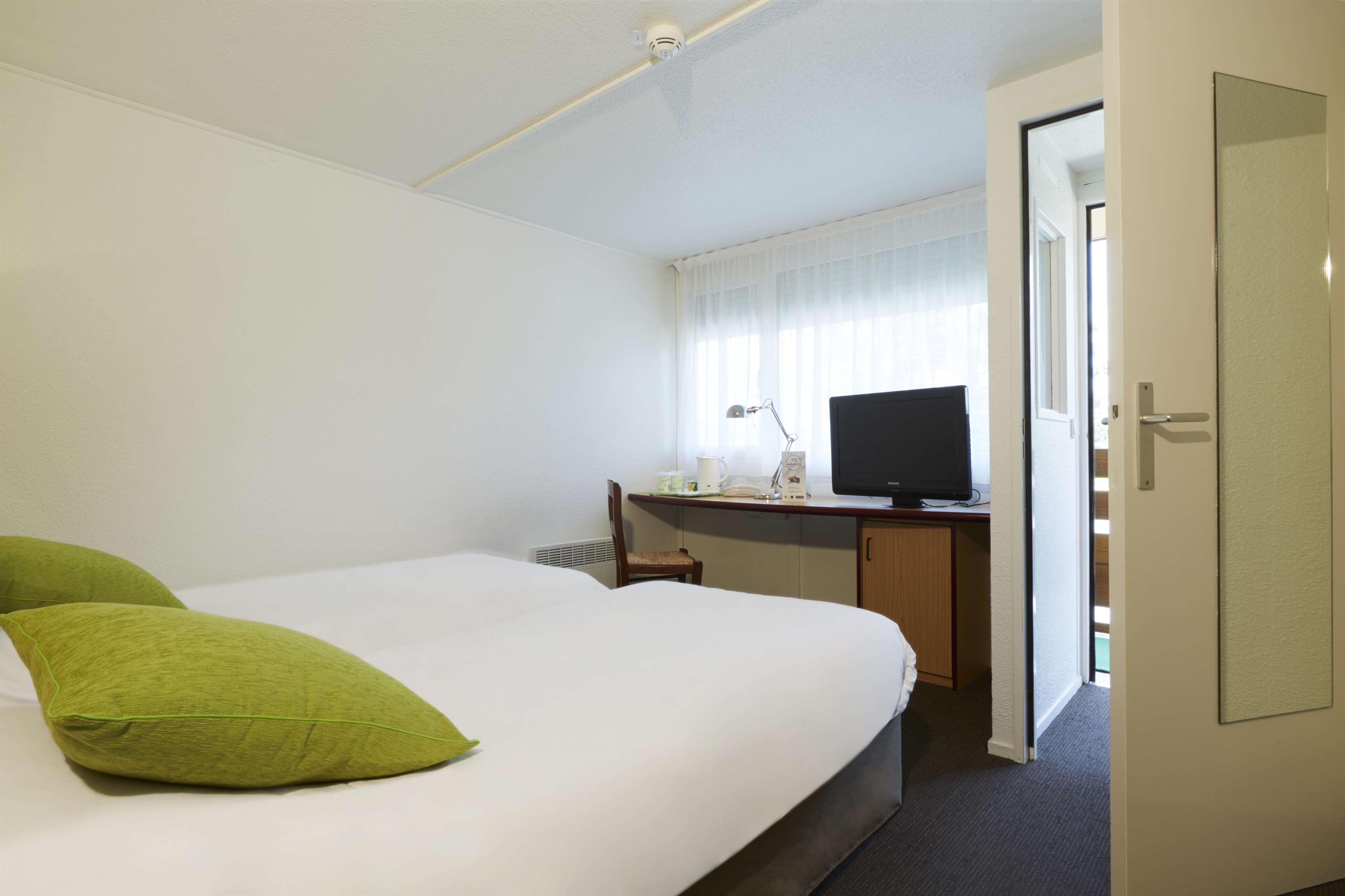 ก็องปานีล ลีล เวสท์ ล็อม Hotel ลีลล์ ภายนอก รูปภาพ