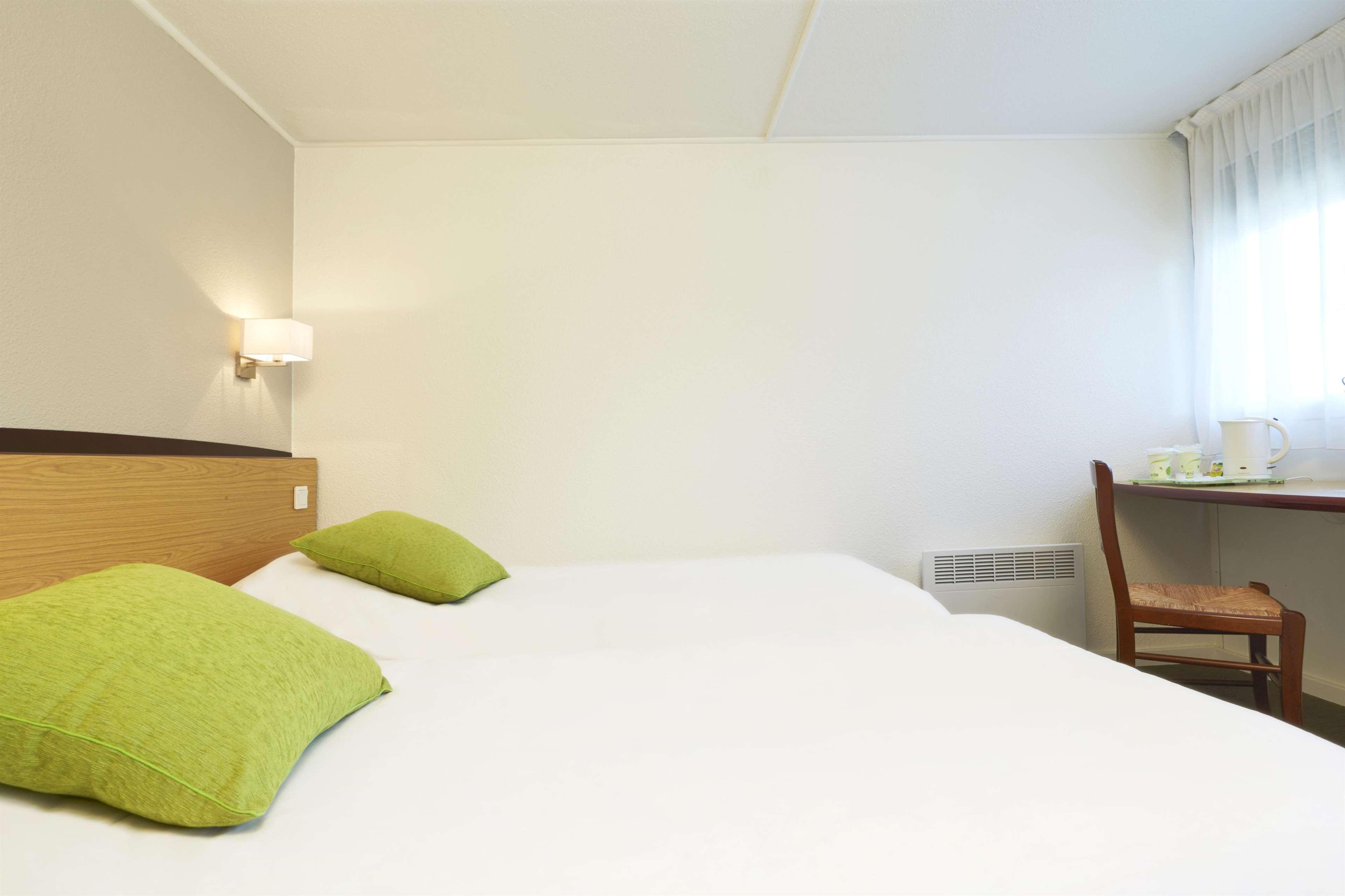 ก็องปานีล ลีล เวสท์ ล็อม Hotel ลีลล์ ภายนอก รูปภาพ
