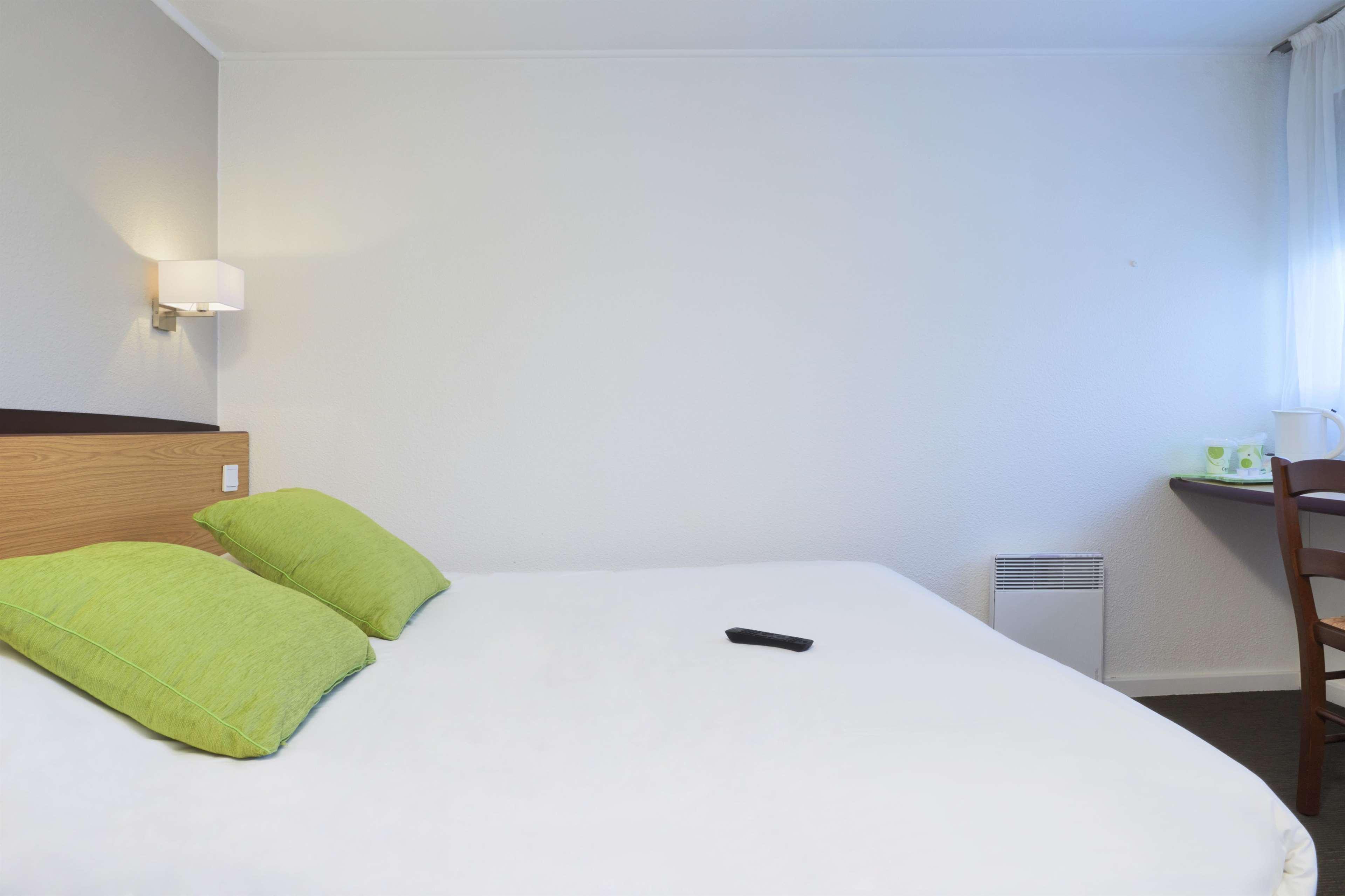 ก็องปานีล ลีล เวสท์ ล็อม Hotel ลีลล์ ภายนอก รูปภาพ