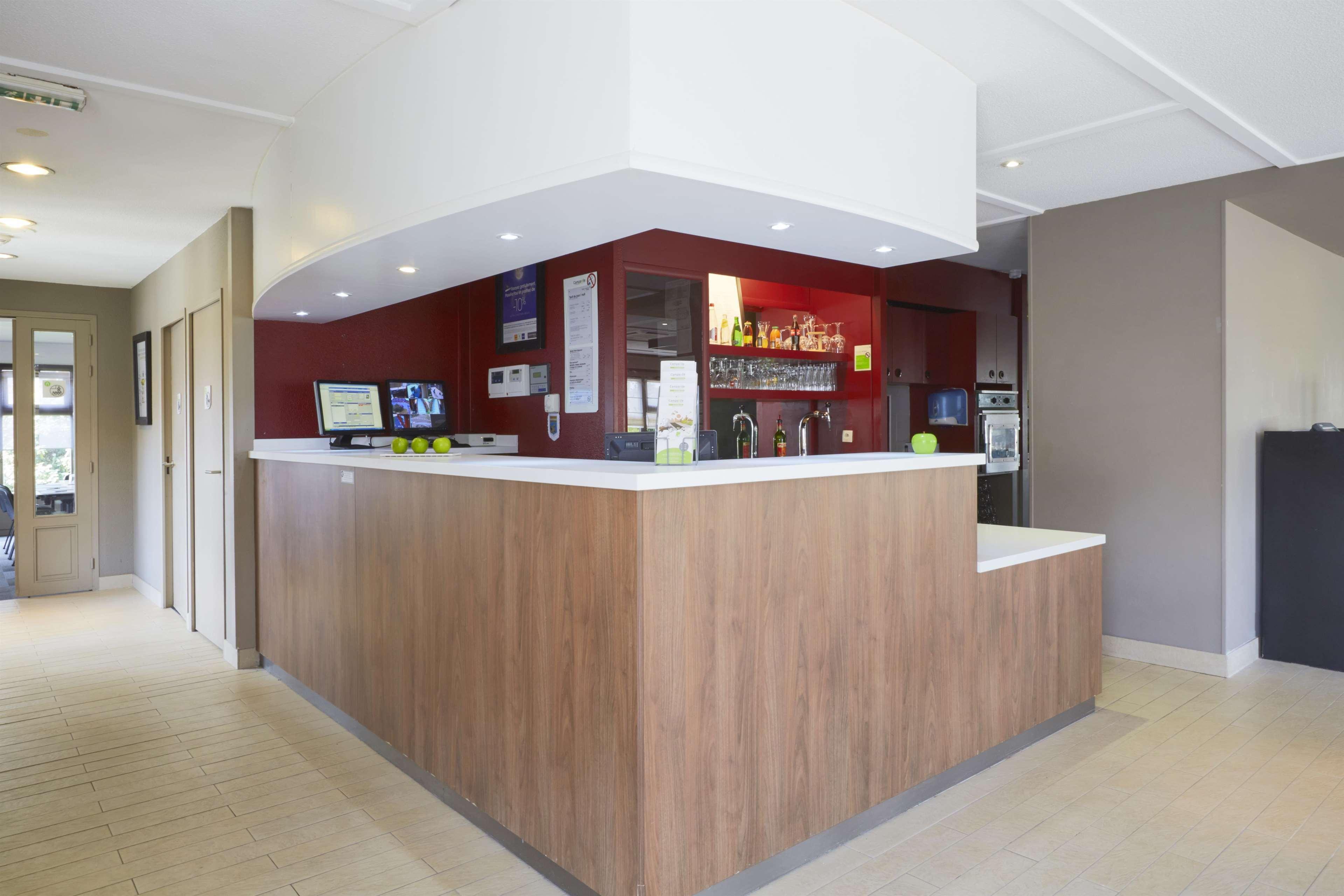 ก็องปานีล ลีล เวสท์ ล็อม Hotel ลีลล์ ภายนอก รูปภาพ